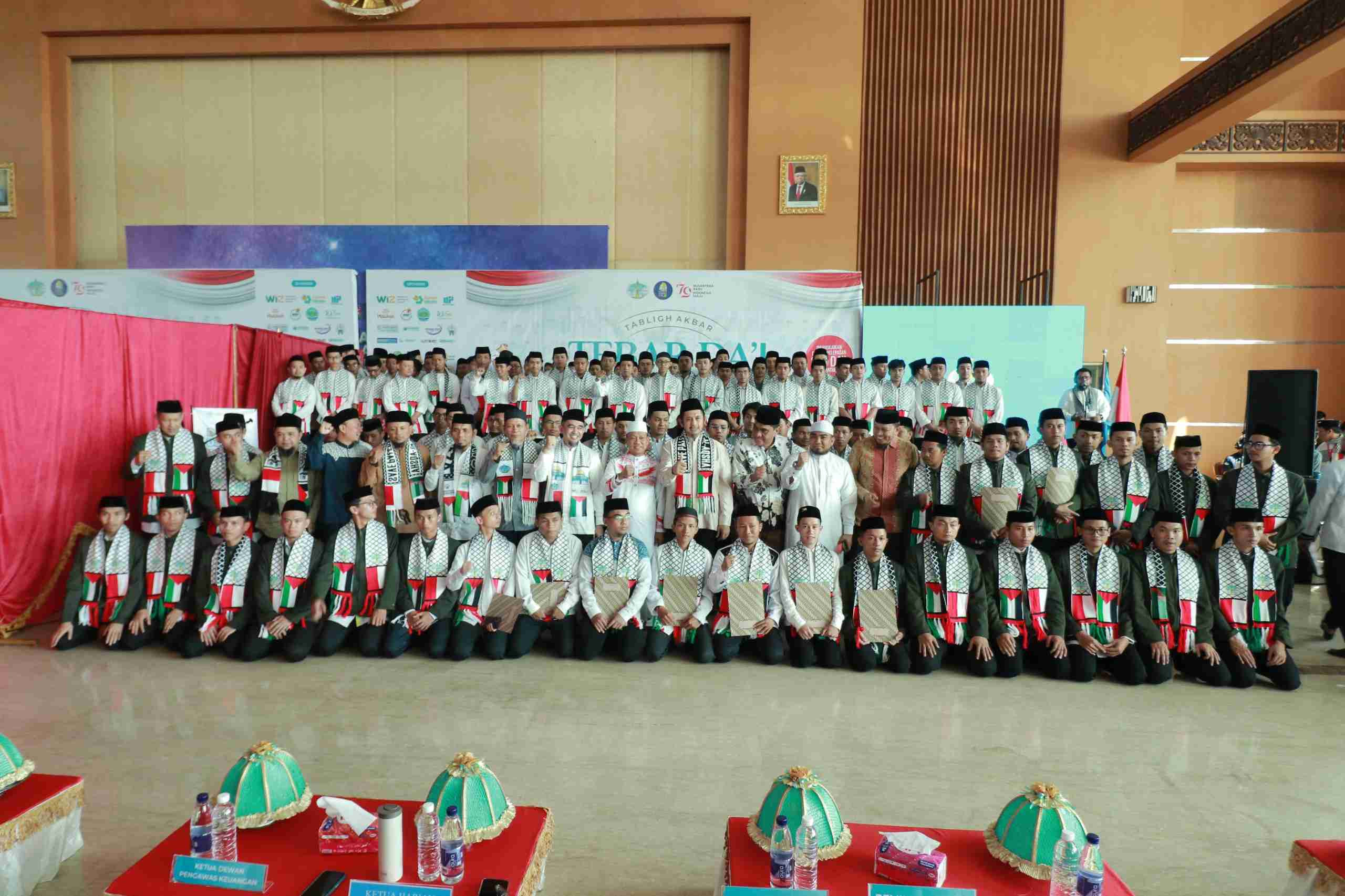 Sisipkan gambar ...