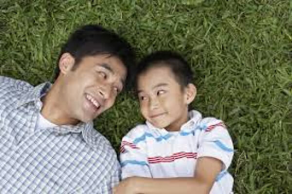 Ayah, 10 Menit yang Bisa Mengubah Dunia Anak