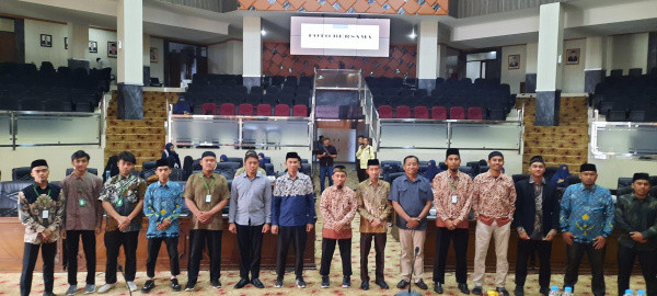 Mengukir Sejarah di Gedung Paripurna: Wahdah Kabupaten Bogor Adakan Pertemuan Tahunan