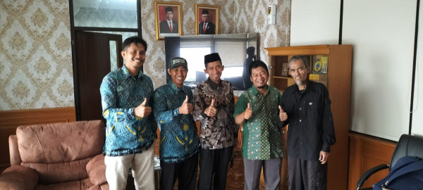 Pengurus Sekolah Wahdah Cibinong Lakukan Kunjungan Ke KH Agus Salim Wakil Ketua DPRD Kab. Bogor