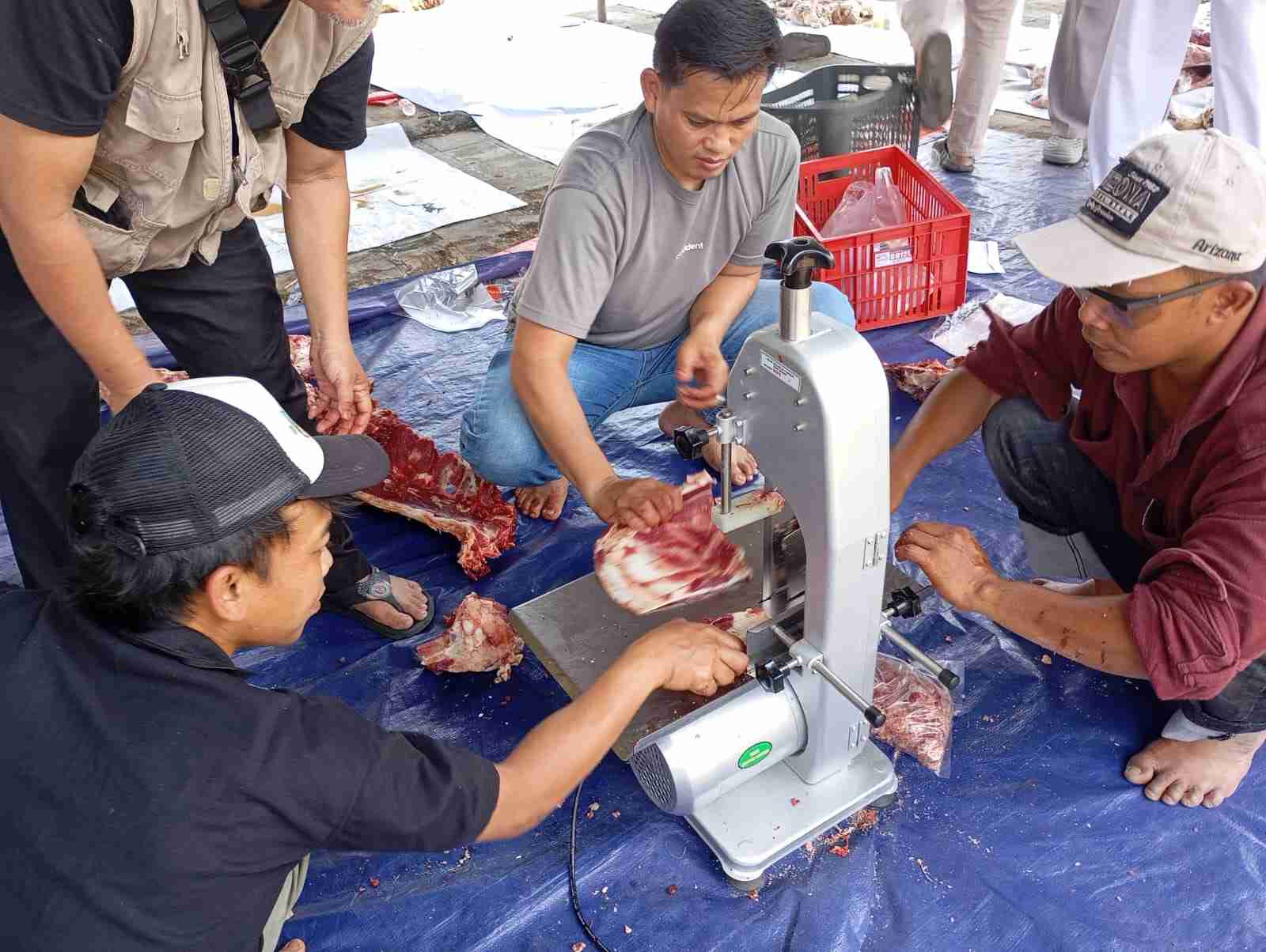 Sisipkan gambar ...