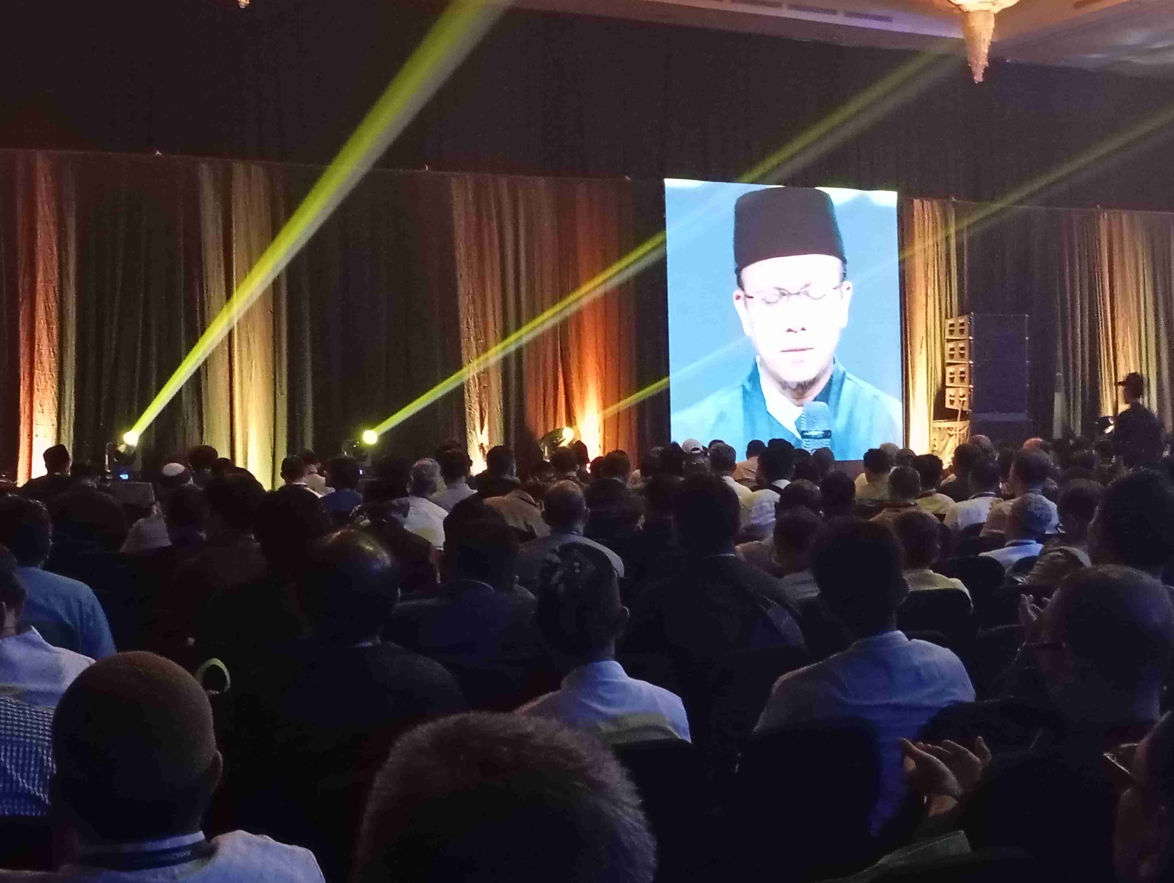 Sisipkan gambar ...