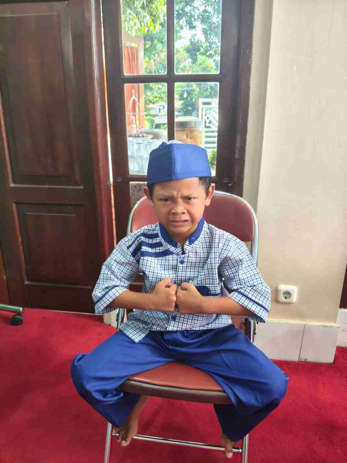 Sisipkan gambar ...