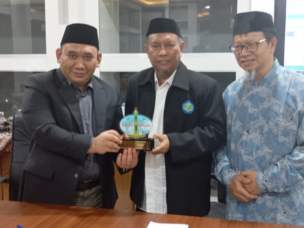 Krisis Air Bersih Pasca Bencana  Relawan WIZ dan Wahdah Peduli Bangun Sistem Filtrasi