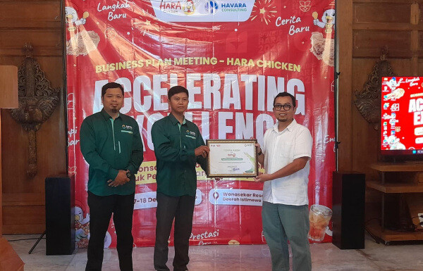 Hara Chicken Gandeng Laznas BMH Yogyakarta Salurkan Bantuan Korban Bencana Sumatra