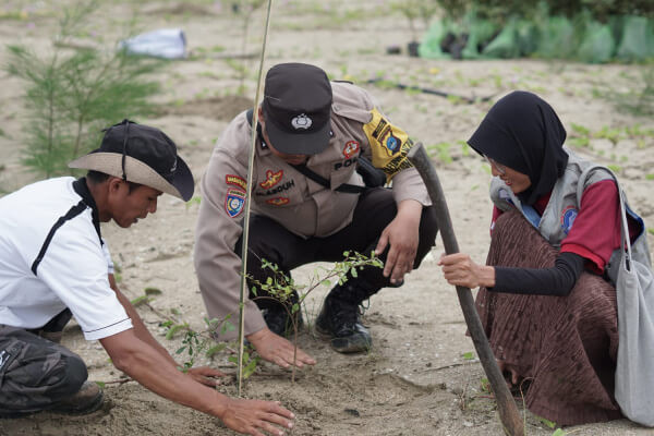 Arm HA-IPB Kalsel Lanjutkan Aksi Mitigasi: Tanam 1.200 Bibit Pohon