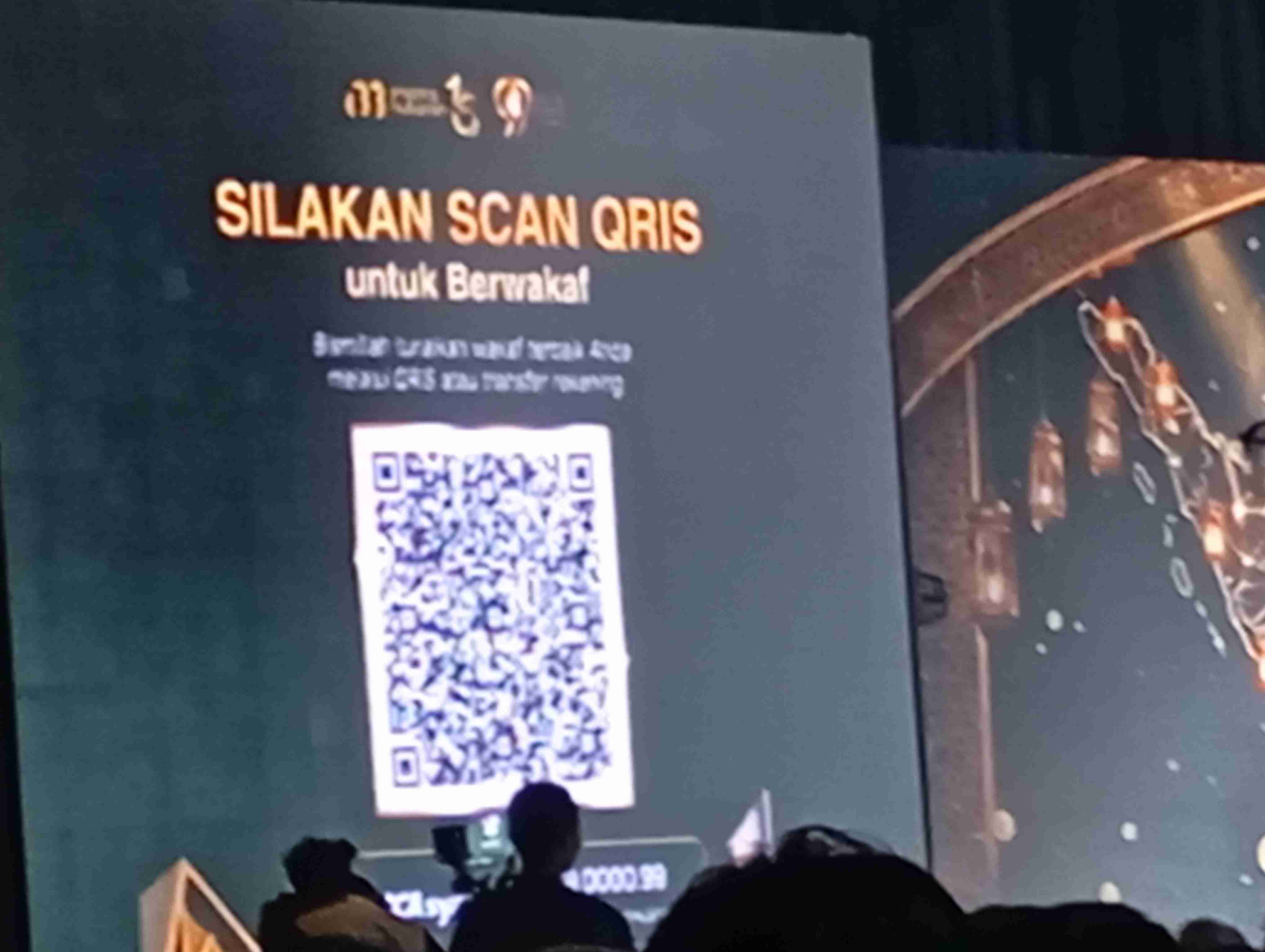 Sisipkan gambar ...