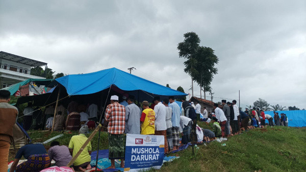 Laznas Dewan Daâ€™wah Gelar Shalat Jumat Pertama di Posko Pengungsian