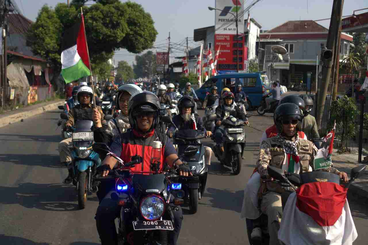 Sisipkan gambar ...