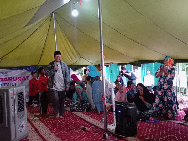 Kunjungi Penyintas Gempa Cianjur, UBN Resmikan Masjid Darurat AQL Peduli