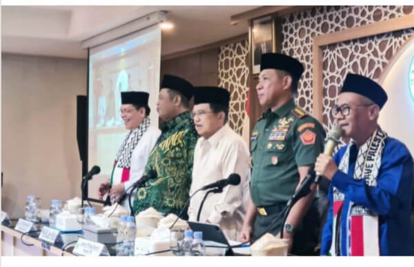 Ketua MUI Sosialiasikan Yel Yel Palestina di Hadapan Panglima TNI