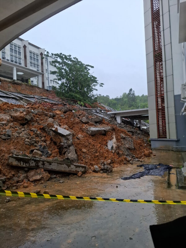 Longsor Guncang UIN Imam Bonjol Padang, Mahasiswa Selamat dan Perkuliahan Dipindahkan ke Daring