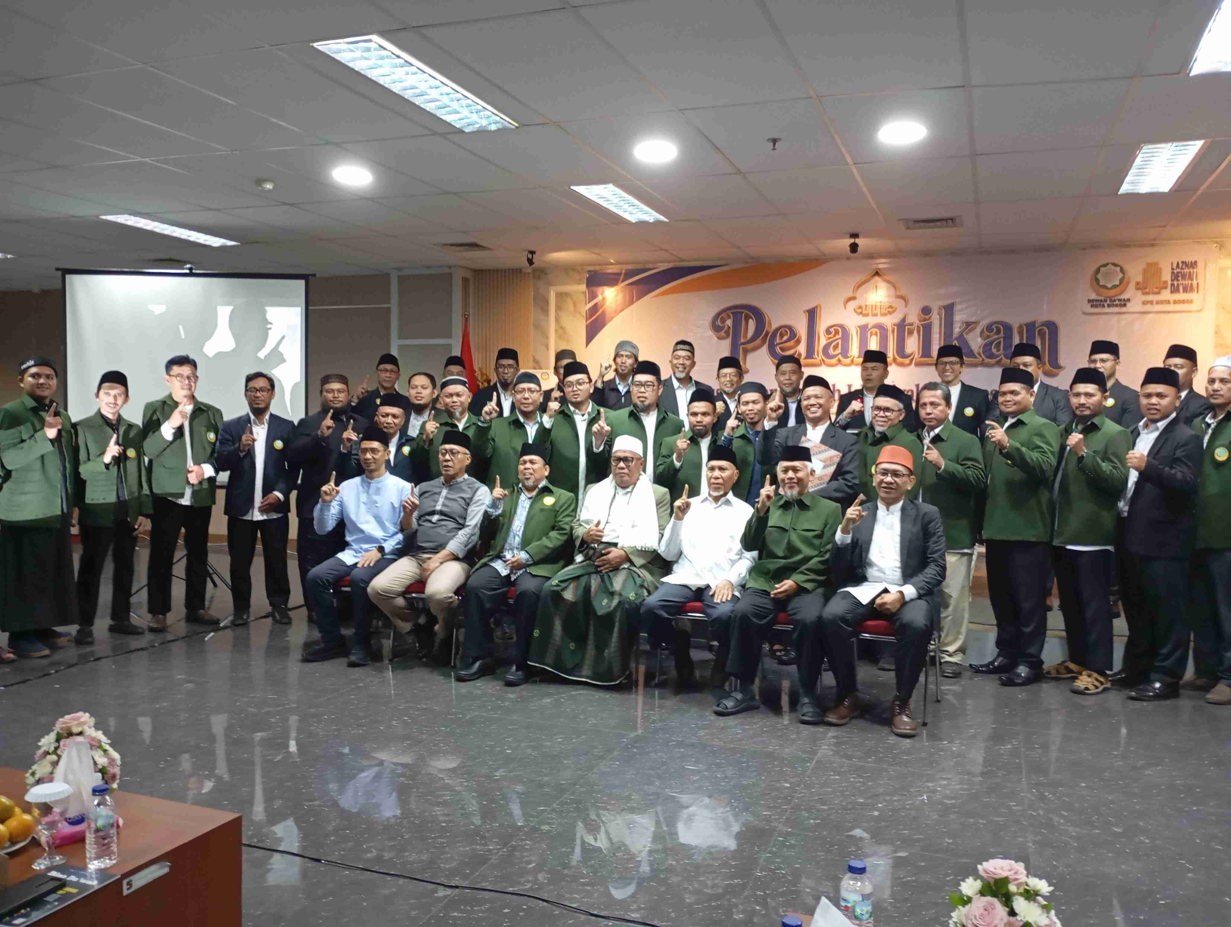 Sisipkan gambar ...