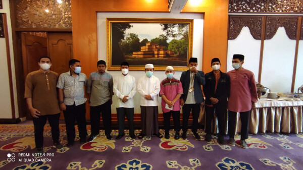 Silaturahmi dengan Pengurus Wahdah Islamiyah, Gubernur Jambi Sampaikan Program Satu Desa Satu Hafiz