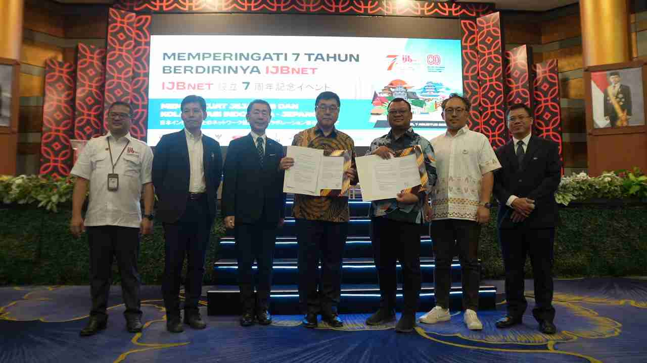 Sisipkan gambar ...