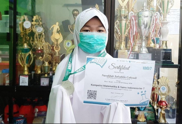 Siswa SDIT Wihdatul Ummah Makassar Raih Juara 1 Lomba Bahasa Inggris Tingkat Nasional