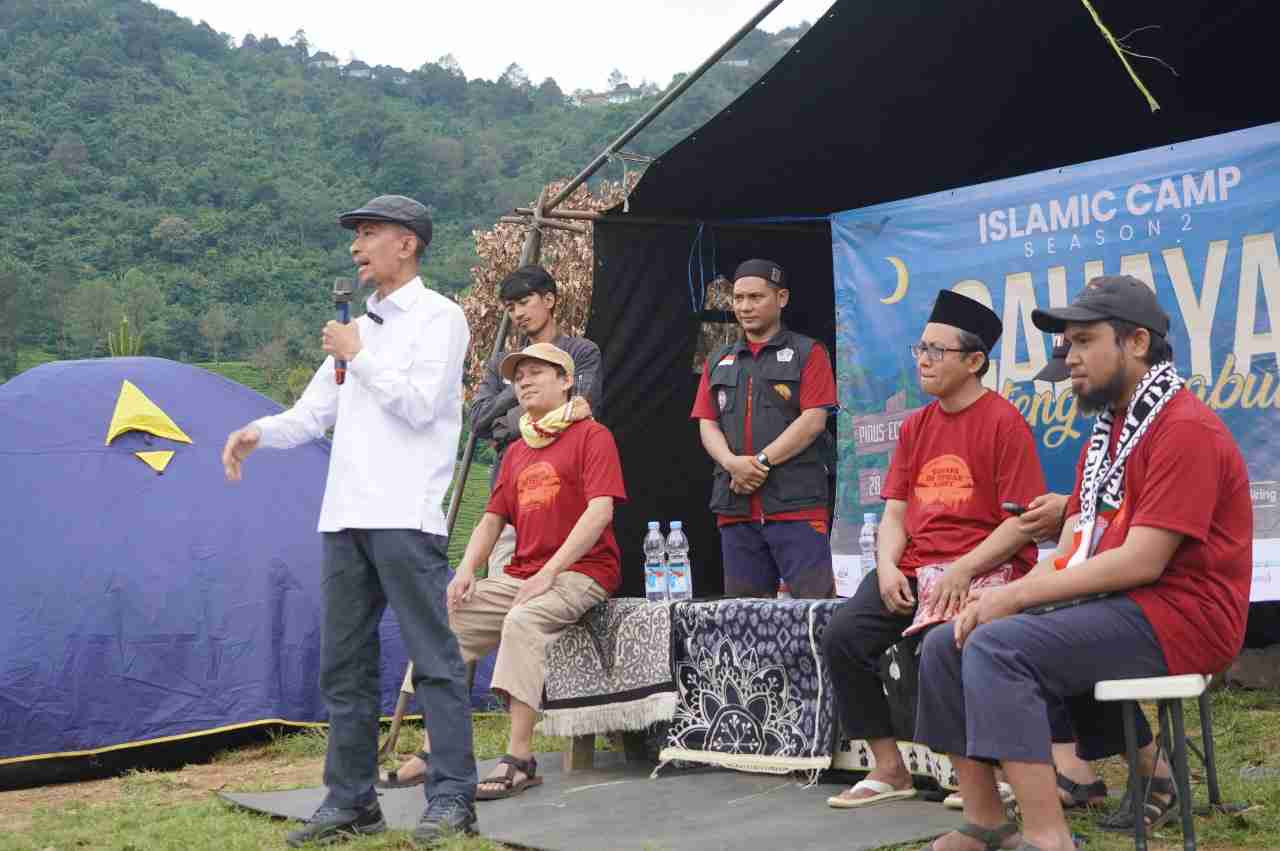 Sisipkan gambar ...
