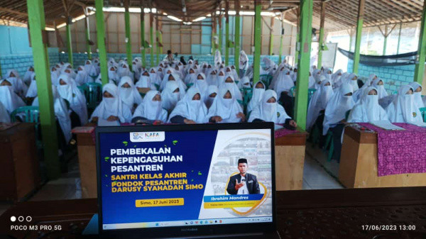 DEA Jadi Pemateri Di Kegiatan Pembekalan Kelas Akhir Ponpes Darusy Syahadah