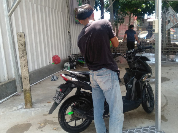 Cuci Motor Tanpa Sentuh, Ibakin Motowash Menjadi Pilihan Unggul di Musim Hujan