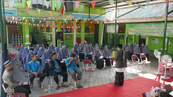 Upgrading Guru RA Amanah Ummah 7 Polokarto Bersama DEA