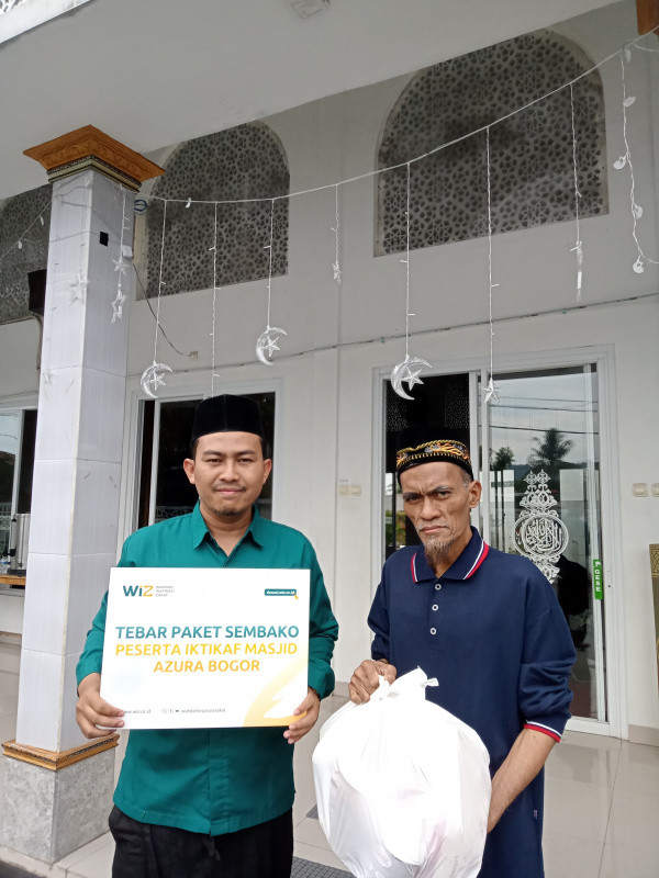 WIZ Bogor Perkuat Peran Sosial, Salurkan Sembako untuk Jamaah Iktikaf Masjid Azura Kemang
