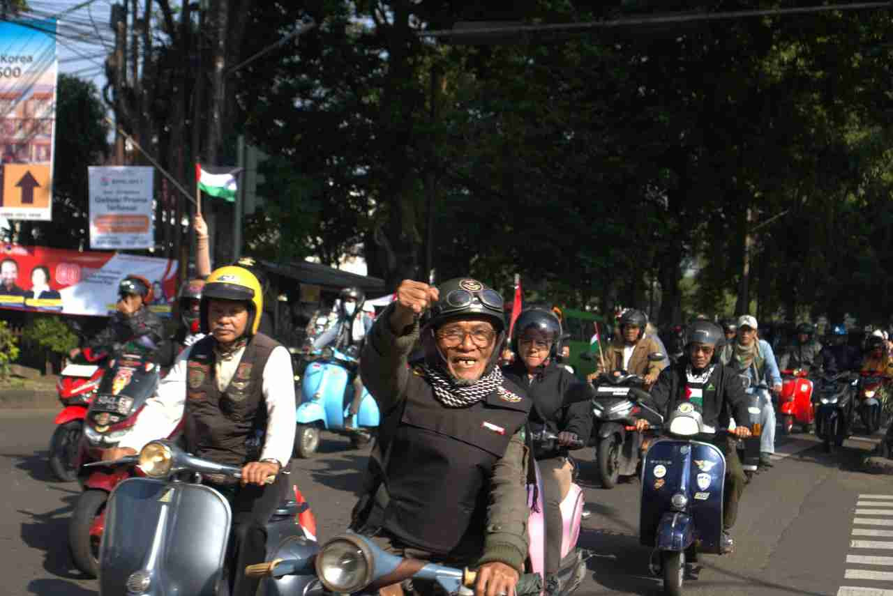 Sisipkan gambar ...