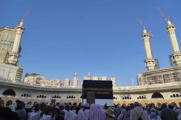 Khutbah Jumat Masjidil Haram : Memanfaatkan Usia