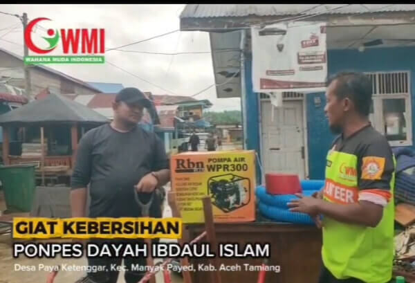 WMI : Pembersihan. Masjid Sisa Banjir di Aceh