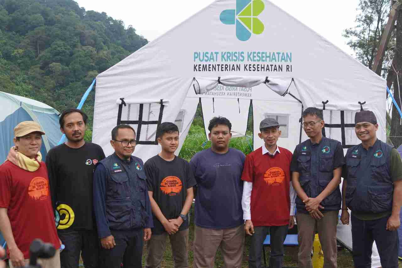 Sisipkan gambar ...