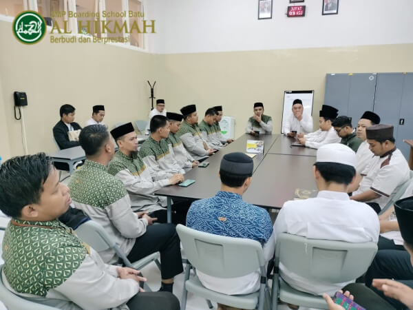 YPWI Palopo Studi Edukasi dan Magang di LPI Al Hikmah Surabaya dan Malang