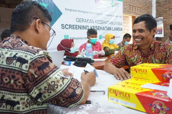 Kemenkes RI Bersama IRL Dan PKRR Menggelar Screening Kesehatan Untuk Lansia di Semarang