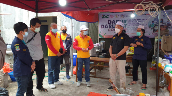Lurah Margajaya Bekasi Kunjungi Dapur Darurat Covid-19 Infaq Dakwah Center