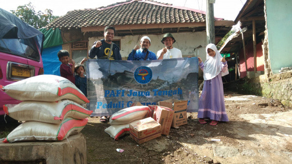 PAFI Jatang Salurkan Bantuan Untuk Penyintas Gempa Cianjur Melalui Posko Lazisku