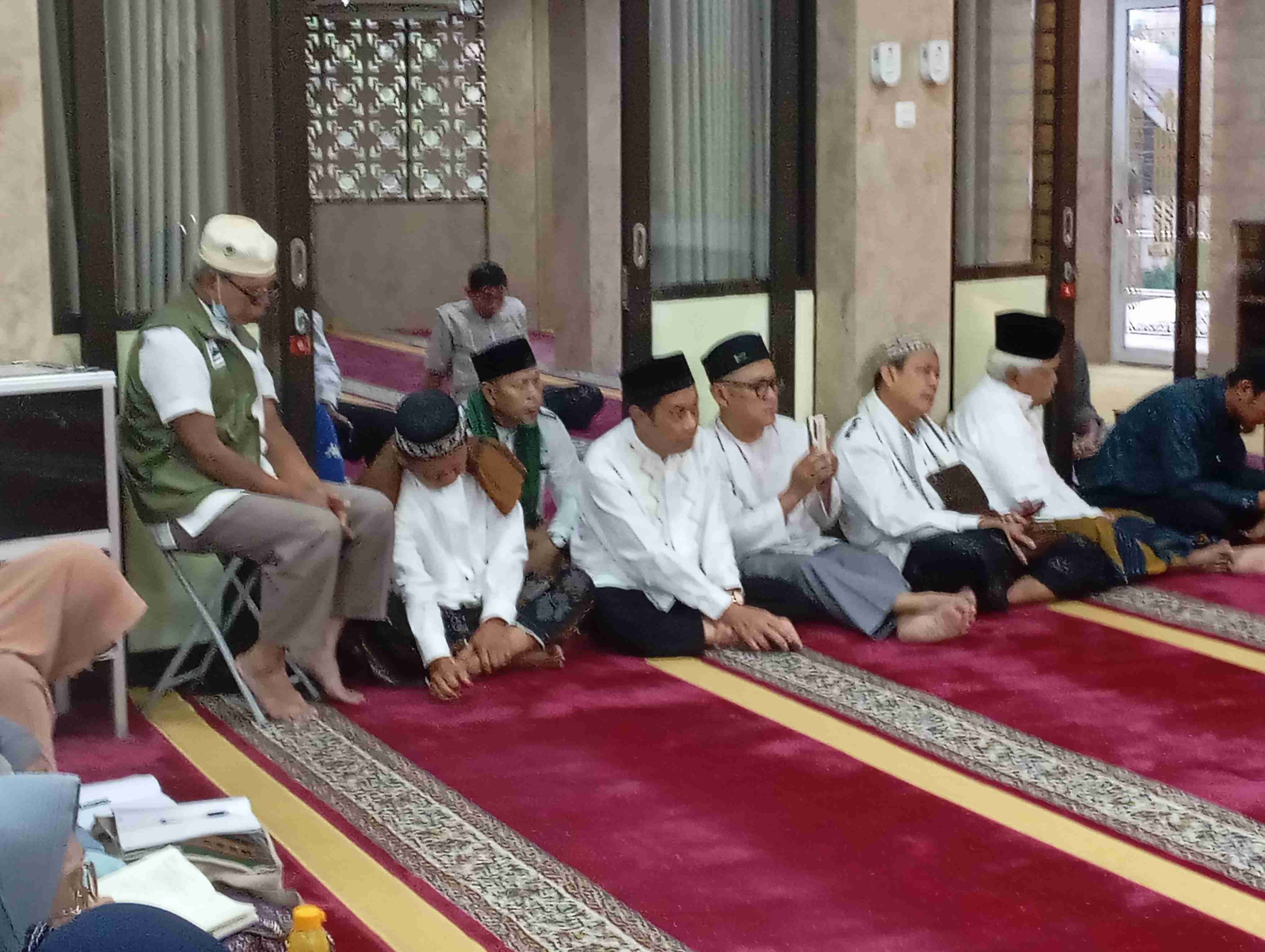 Sisipkan gambar ...